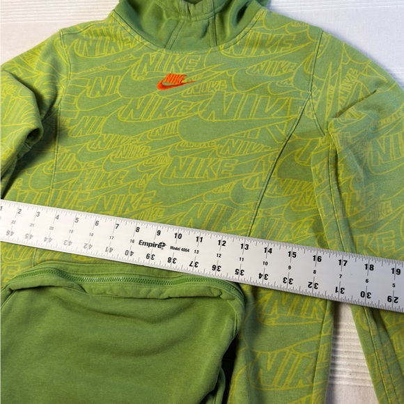 Nike Kids Green Hoodie - Picture 8 of 10